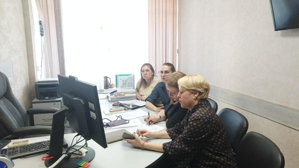 Сахалинские специалисты соцзащиты обменялись опытом работы с шахтерскими коллегами Сахалинские специалисты соцзащиты обменялись опытом работы с шахтерскими коллегами