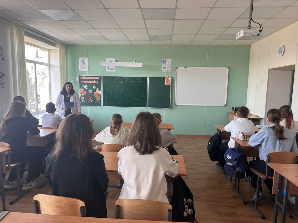 В образовательных учреждениях Тельмановского округа прошли внеклассные занятия В образовательных учреждениях Тельмановского округа прошли внеклассные занятия