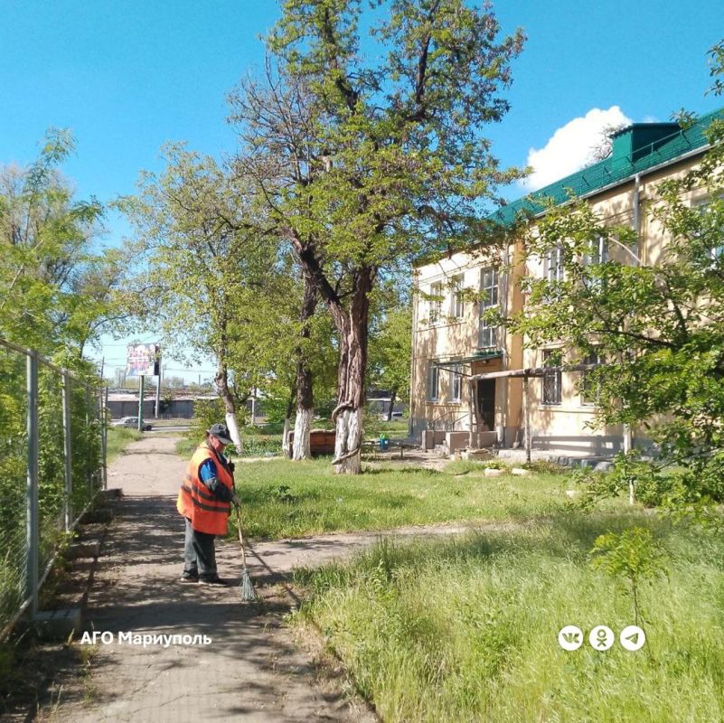 «Мариупольжилкомплекс» благоустроил ряд дворов в Ильичевском районе «Мариупольжилкомплекс» благоустроил ряд дворов в Ильичевском районе