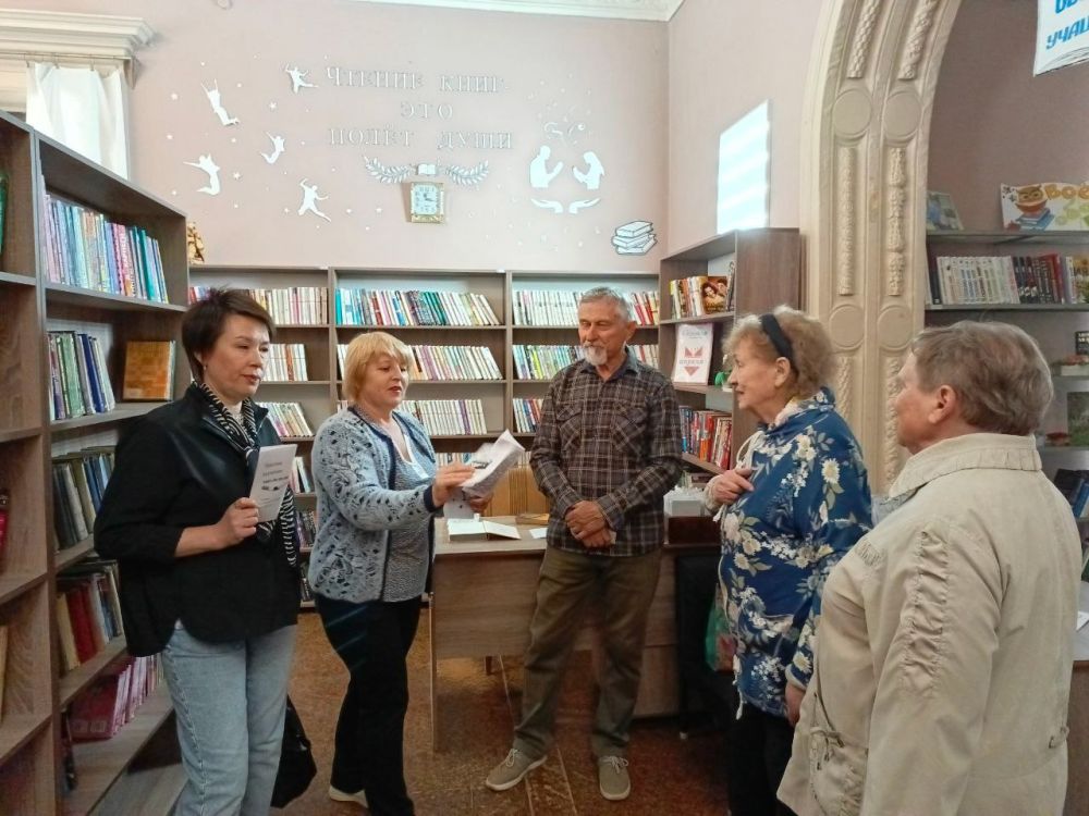 Раздача буклетов о вреде курения Раздача буклетов о вреде курения