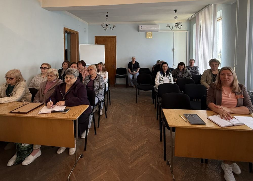 Руководитель Управы Куйбышевского внутригородского района Администрации городского округа Донецк Иван Адамец провел аппаратное совещание Руководитель Управы Куйбышевского внутригородского района Администрации городского округа Донецк Иван Адамец провел аппаратное совещание