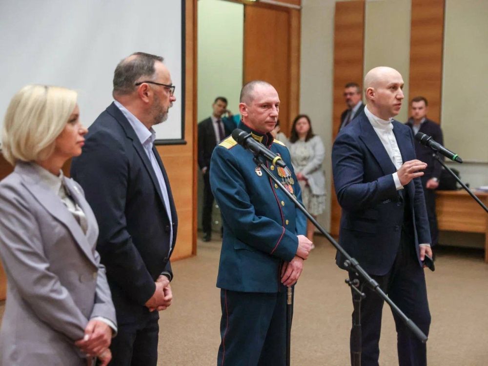 Ольга Казакова: Сегодня в Государственной Думе состоялся показ документального фильма "У края бездны", организованный нашим комитетом по культуре в рамках "Парламентского киноклуба им. Станислава Говорухина" Ольга Казакова: Сегодня в Государственной Думе состоялся показ документального фильма "У края бездны", организованный нашим комитетом по культуре в рамках "Парламентского киноклуба им. Станислава Говорухина"