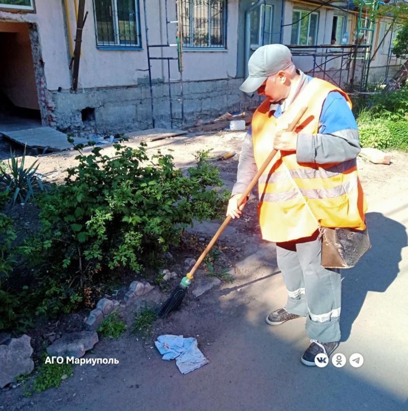 «Мариупольжилкомплекс» благоустроил ряд дворов в Ильичевском районе «Мариупольжилкомплекс» благоустроил ряд дворов в Ильичевском районе