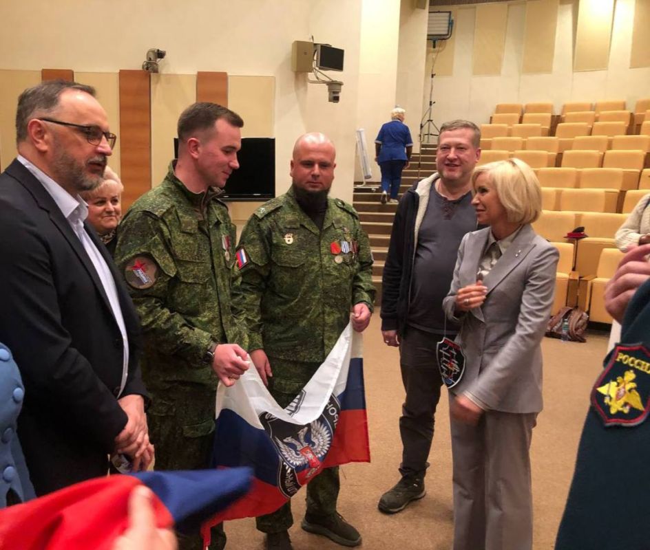 Ольга Казакова: Сегодня в Государственной Думе состоялся показ документального фильма "У края бездны", организованный нашим комитетом по культуре в рамках "Парламентского киноклуба им. Станислава Говорухина" Ольга Казакова: Сегодня в Государственной Думе состоялся показ документального фильма "У края бездны", организованный нашим комитетом по культуре в рамках "Парламентского киноклуба им. Станислава Говорухина"