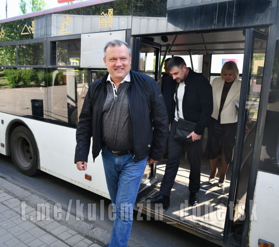 Алексей Кулемзин: С сегодняшнего дня троллейбусный маршрут №10 начинает курсировать до остановки "Киевский РИК" Алексей Кулемзин: С сегодняшнего дня троллейбусный маршрут №10 начинает курсировать до остановки "Киевский РИК"