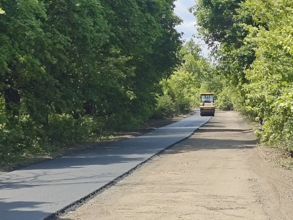 В Снежном продолжают восстанавливать дорожное покрытие В Снежном продолжают восстанавливать дорожное покрытие