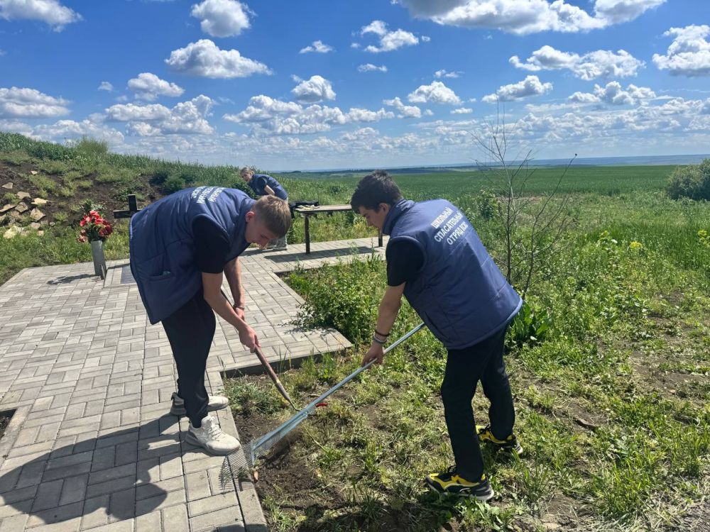 Единоросы убрали 43 блокпост в Снежном Единоросы убрали 43 блокпост в Снежном