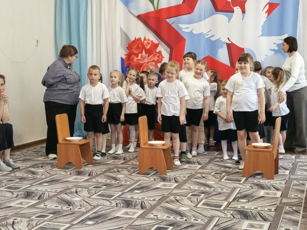 Мама, папа, я - дружная, спортивная семья Мама, папа, я - дружная, спортивная семья
