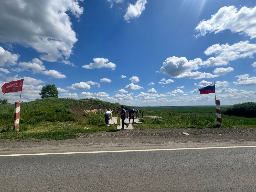 Единоросы убрали 43 блокпост в Снежном Единоросы убрали 43 блокпост в Снежном