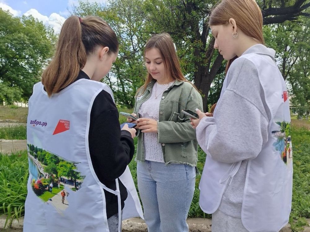 Волонтеры помогают жителям Кировского выбрать объекты благоустройства