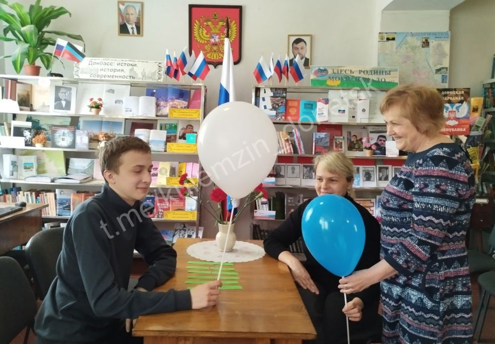 К Международному дню семьи в библиотеке-филиале № 6 прошли семейные посиделки «Семья – это то, что с тобой навсегда» К Международному дню семьи в библиотеке-филиале № 6 прошли семейные посиделки «Семья – это то, что с тобой навсегда»