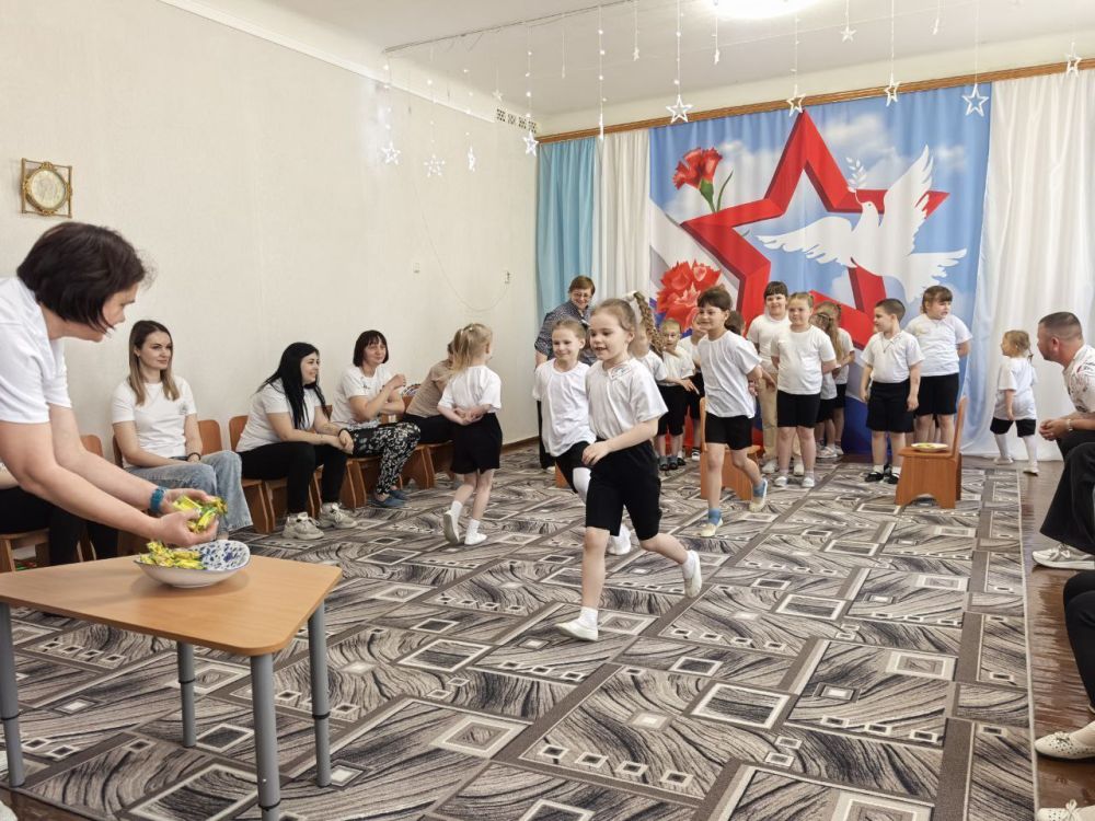 Мама, папа, я - дружная, спортивная семья Мама, папа, я - дружная, спортивная семья
