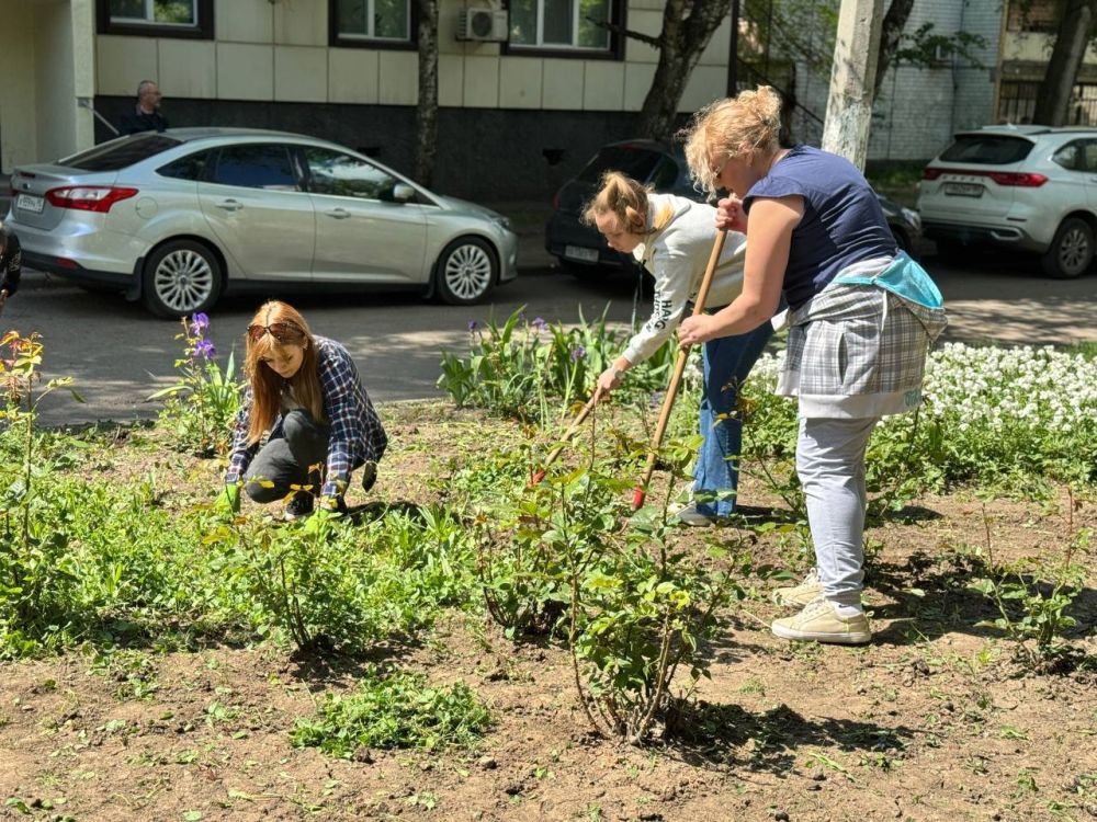 Елена Рязанцева: В Пролетарском районе прошла экологическая акция «Чистый четверг», в рамках проекта «Городская среда» Всероссийской политической партии «Единая Россия» Елена Рязанцева: В Пролетарском районе прошла экологическая акция «Чистый четверг», в рамках проекта «Городская среда» Всероссийской политической партии «Единая Россия»