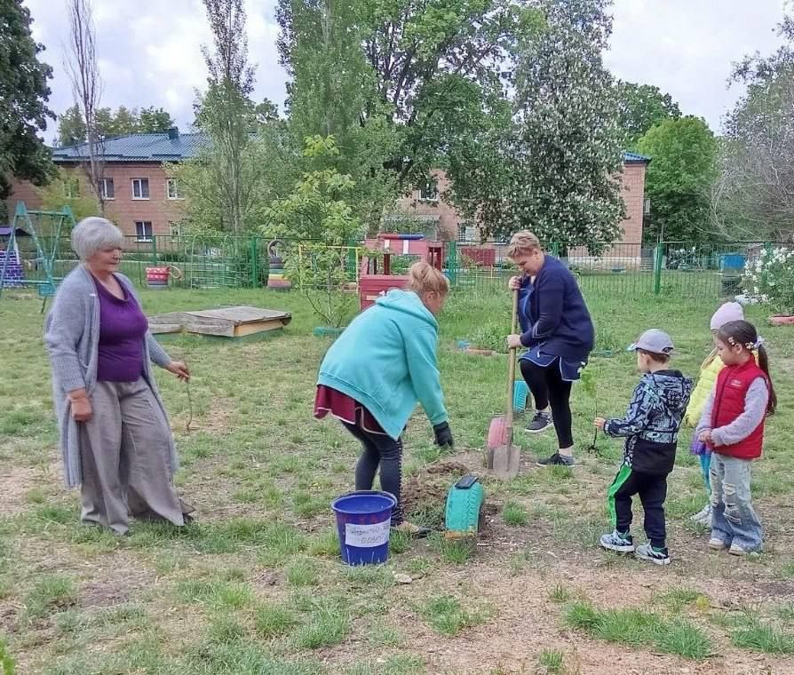 Елена Рязанцева: В Пролетарском районе прошла экологическая акция «Чистый четверг», в рамках проекта «Городская среда» Всероссийской политической партии «Единая Россия» Елена Рязанцева: В Пролетарском районе прошла экологическая акция «Чистый четверг», в рамках проекта «Городская среда» Всероссийской политической партии «Единая Россия»