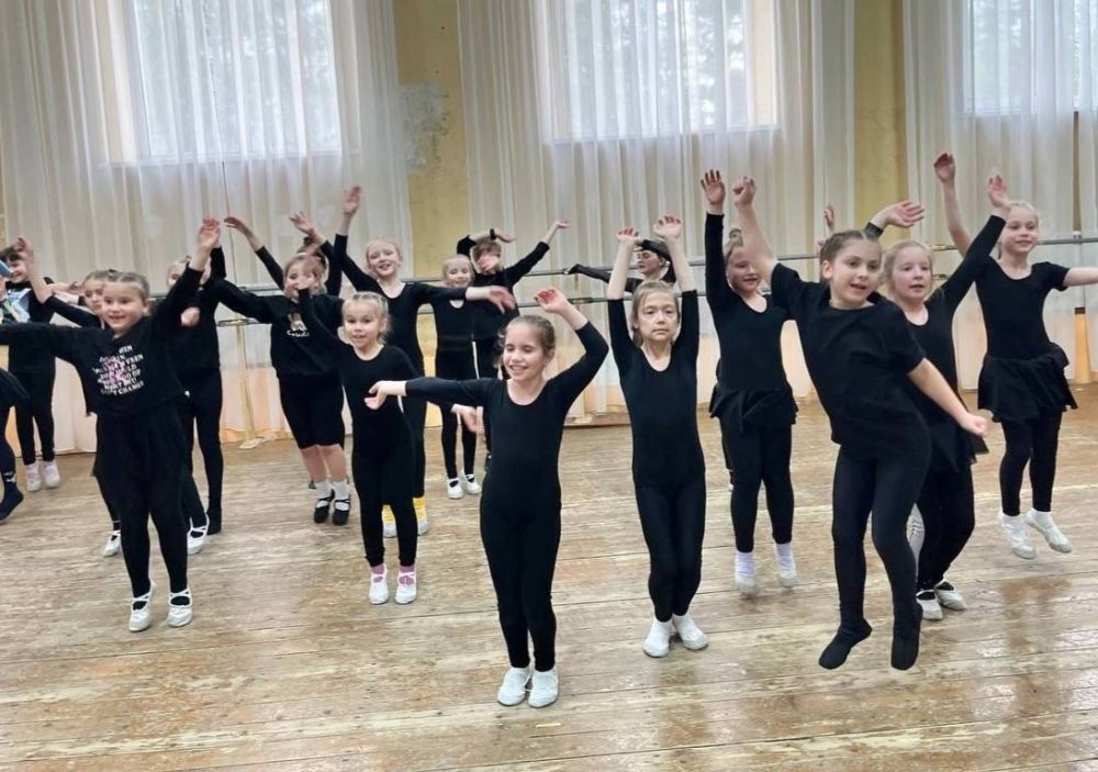 Виктория Жукова: 15 мая, в стенах Харцызского городского Дворца культуры , развернулась волшебная игровая программа посвящённая Международному дню семьи Виктория Жукова: 15 мая, в стенах Харцызского городского Дворца культуры , развернулась волшебная игровая программа посвящённая Международному дню семьи