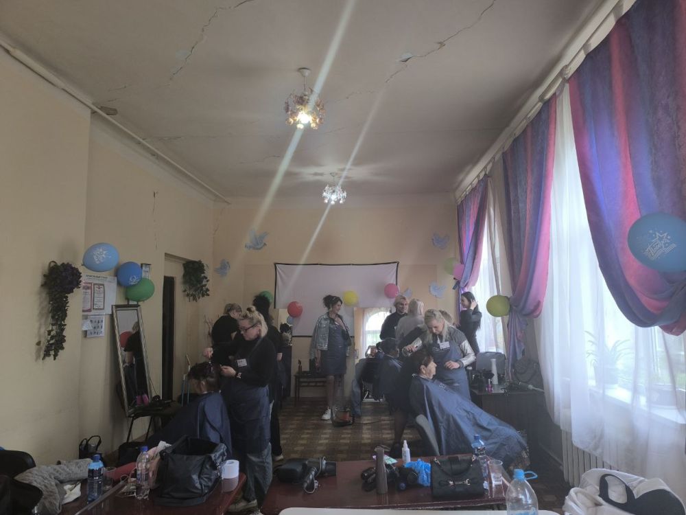15 мая на базе МБУ «Территориальный центр социального обслуживания (предоставления социальных услуг) Червоногвардейского района города Макеевки» прошла благотворительная акция «Парикмахер добра», организованная компанией... 15 мая на базе МБУ «Территориальный центр социального обслуживания (предоставления социальных услуг) Червоногвардейского района города Макеевки» прошла благотворительная акция «Парикмахер добра», организованная компанией...