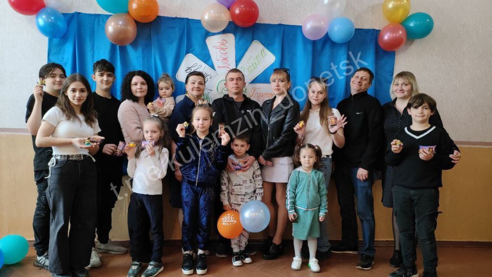 Сегодня в клубе по интересам «Семья» Дворца культуры «Лидиевка» был организован тематический вечер, посвященный Международному дню семьи Сегодня в клубе по интересам «Семья» Дворца культуры «Лидиевка» был организован тематический вечер, посвященный Международному дню семьи
