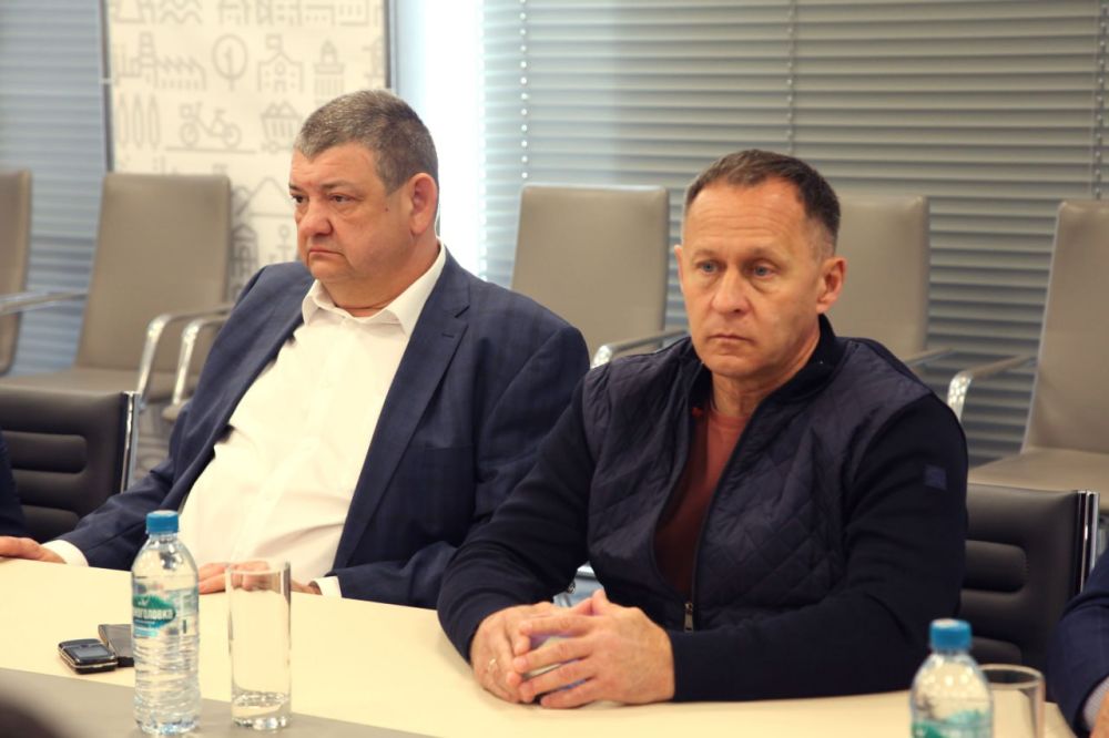 Вчера сопредседатель Всероссийской ассоциации развития местного самоуправления Галина Данильченко обсудила вопросы усиления местного самоуправления в Республике с председателем Ассоциации «Совет муниципальных образований... Вчера сопредседатель Всероссийской ассоциации развития местного самоуправления Галина Данильченко обсудила вопросы усиления местного самоуправления в Республике с председателем Ассоциации «Совет муниципальных образований...