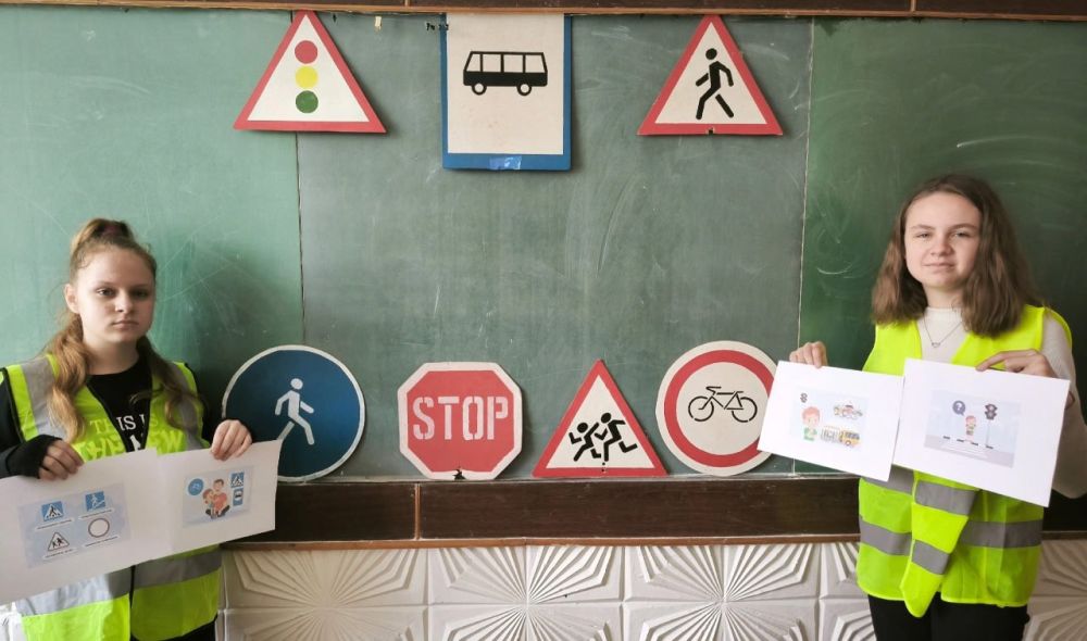 В одной из школ Ждановки прошли мероприятия, посвященные правилам дородного движения В одной из школ Ждановки прошли мероприятия, посвященные правилам дородного движения