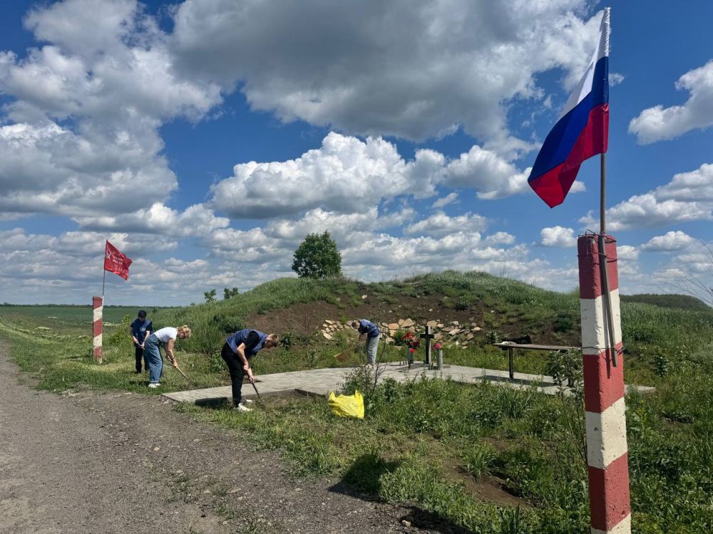 Единоросы убрали 43 блокпост в Снежном Единоросы убрали 43 блокпост в Снежном