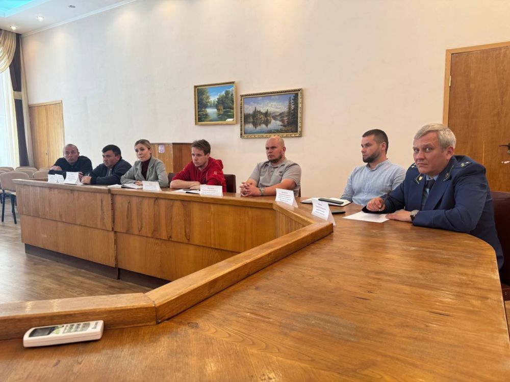 15.05.2025 председатель Тельмановского муниципального совета Дмитрий Липчанский принял участие в заседании комиссии по делам несовершеннолетних и защите их прав, на котором рассмотрели 9 вопросов повестки для 15.05.2025 председатель Тельмановского муниципального совета Дмитрий Липчанский принял участие в заседании комиссии по делам несовершеннолетних и защите их прав, на котором рассмотрели 9 вопросов повестки для