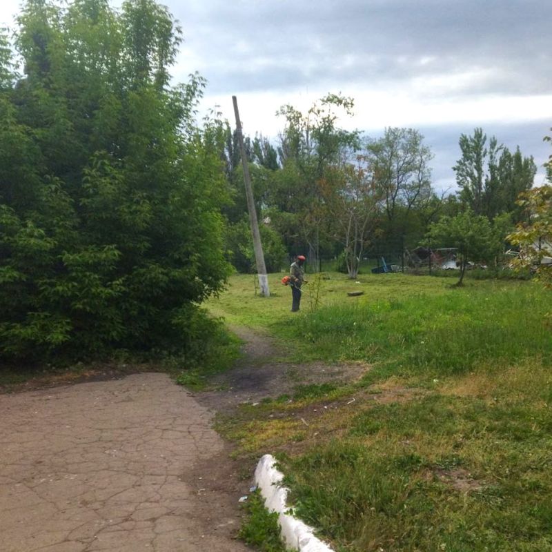 В Кировском продолжается комплекс мероприятий по благоустройству В Кировском продолжается комплекс мероприятий по благоустройству