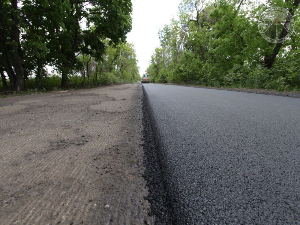 Более 14 км улично-дорожной сети будет восстановлено в Шахтерске и Снежном под контролем Службы автомобильных дорог Донбасса Более 14 км улично-дорожной сети будет восстановлено в Шахтерске и Снежном под контролем Службы автомобильных дорог Донбасса