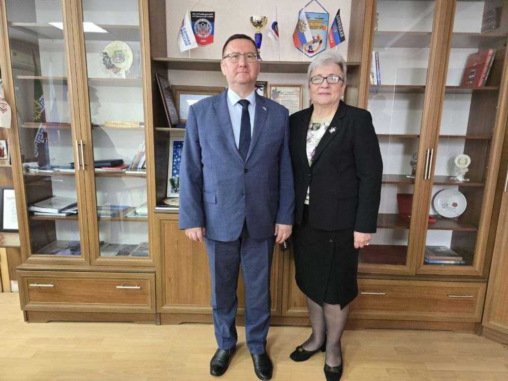Специалисты образования ДНР и Бурятии провели рабочую встречу Специалисты образования ДНР и Бурятии провели рабочую встречу