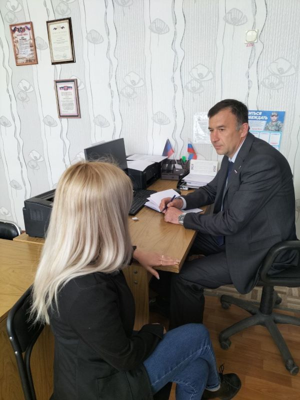 15 мая депутат Старобешевского муниципального совета Донецкой Народной Республики Сергей Канарь провел личный прием граждан в селе Стыла 15 мая депутат Старобешевского муниципального совета Донецкой Народной Республики Сергей Канарь провел личный прием граждан в селе Стыла