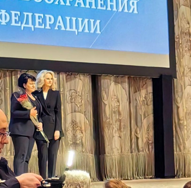 Поздравляем члена Общественной палаты ДНР, заведующую центра медико-социальной поддержки беременных, оказавшихся в трудной жизненной ситуации Донецкого республиканского перинатального центра Викторию Таций с получением... Поздравляем члена Общественной палаты ДНР, заведующую центра медико-социальной поддержки беременных, оказавшихся в трудной жизненной ситуации Донецкого республиканского перинатального центра Викторию Таций с получением...