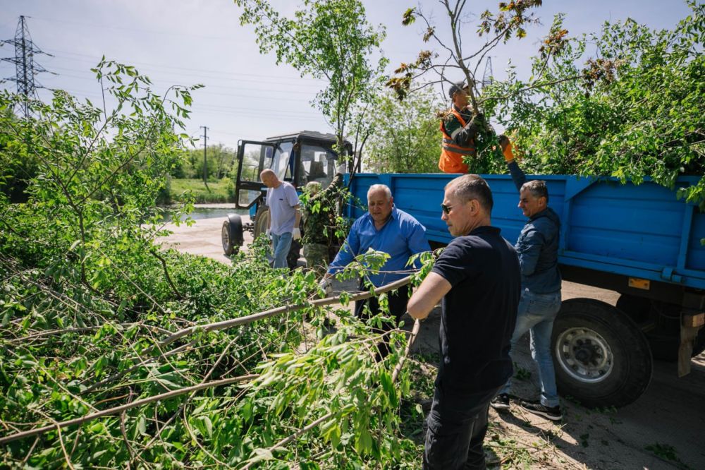 Олег Моргун: Провели в Мариуполе очередной общегородской субботник Олег Моргун: Провели в Мариуполе очередной общегородской субботник