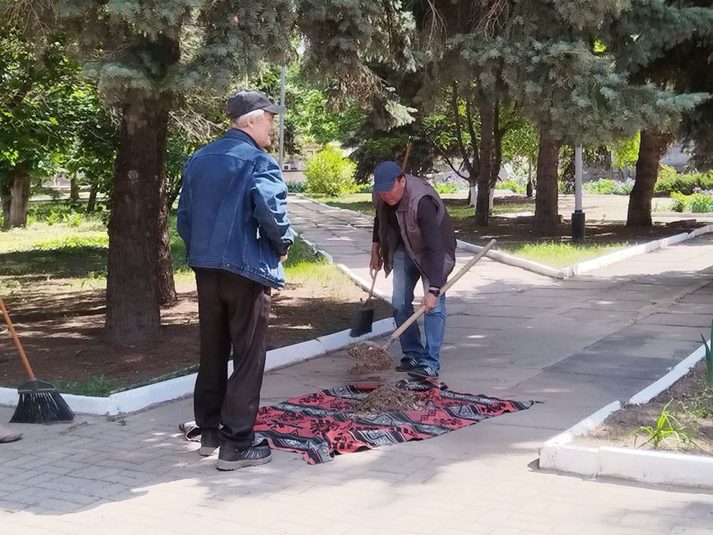 16 мая коллектив МБУ "МИРОНОВСКИЙ ПОСЕЛКОВЫЙ ДК" принял участие в общепоселковом субботнике 16 мая коллектив МБУ "МИРОНОВСКИЙ ПОСЕЛКОВЫЙ ДК" принял участие в общепоселковом субботнике
