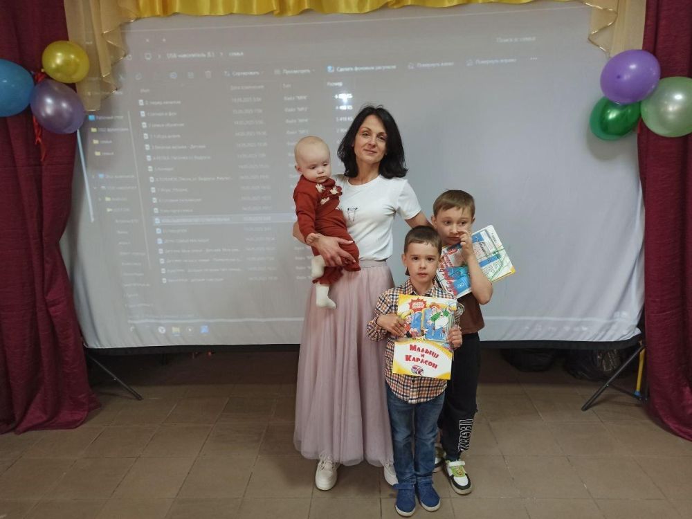 Дети ДНР получили подарки из Хабаровского края Дети ДНР получили подарки из Хабаровского края