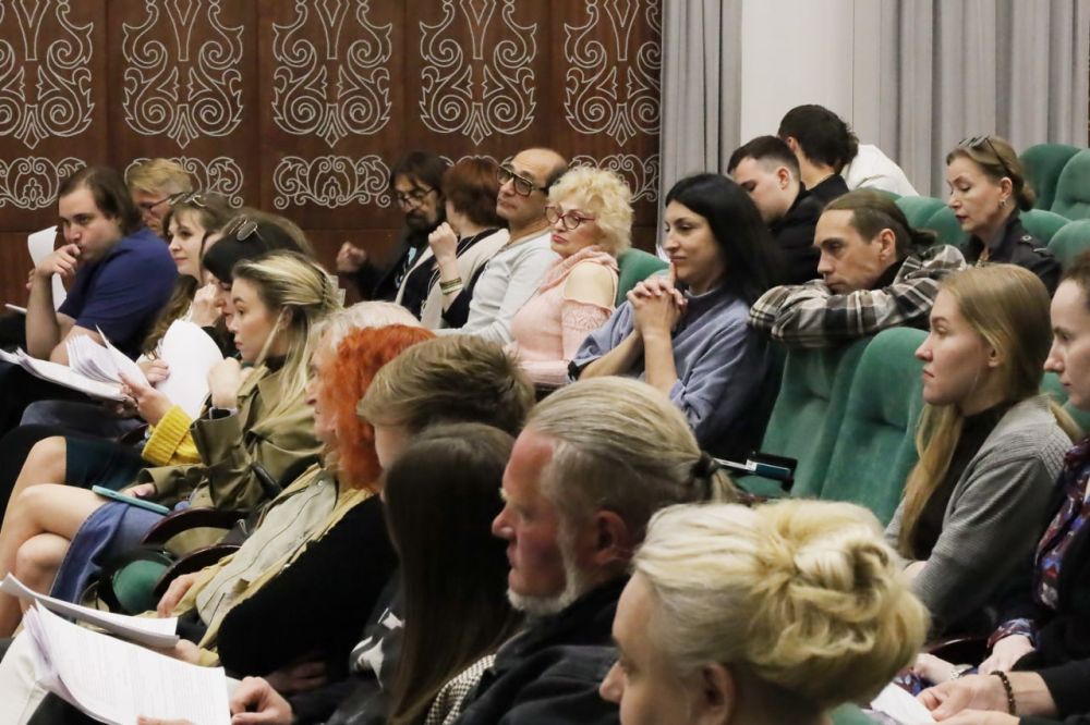 В новом, 148-м, творческом сезоне Мариупольский русский драматический театр совместно с Санкт-Петербургским государственным академическим театром им. Ленсовета готовят особенный подарок для зрителей: постановку «Чайки» А.П.... В новом, 148-м, творческом сезоне Мариупольский русский драматический театр совместно с Санкт-Петербургским государственным академическим театром им. Ленсовета готовят особенный подарок для зрителей: постановку «Чайки» А.П....