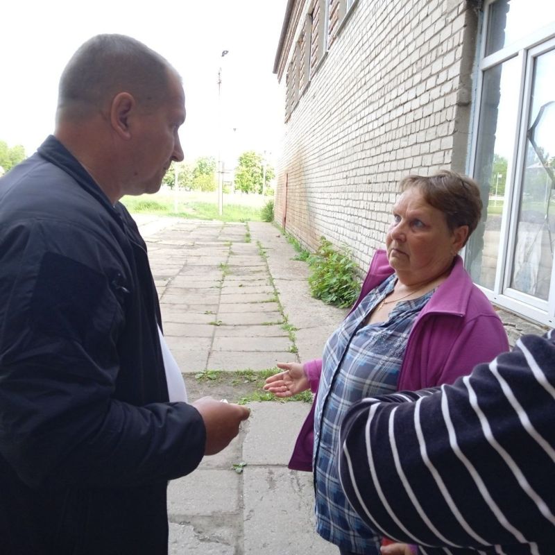 Сегодня, заместитель главы городского округа Дебальцево Валерий Бессараб провёл встречу с жителями посёлка Новолуганское Сегодня, заместитель главы городского округа Дебальцево Валерий Бессараб провёл встречу с жителями посёлка Новолуганское