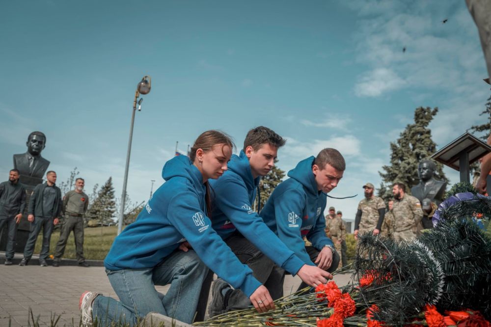 Молодёжь Республики помнит Героя ДНР Олега Мамиева Молодёжь Республики помнит Героя ДНР Олега Мамиева