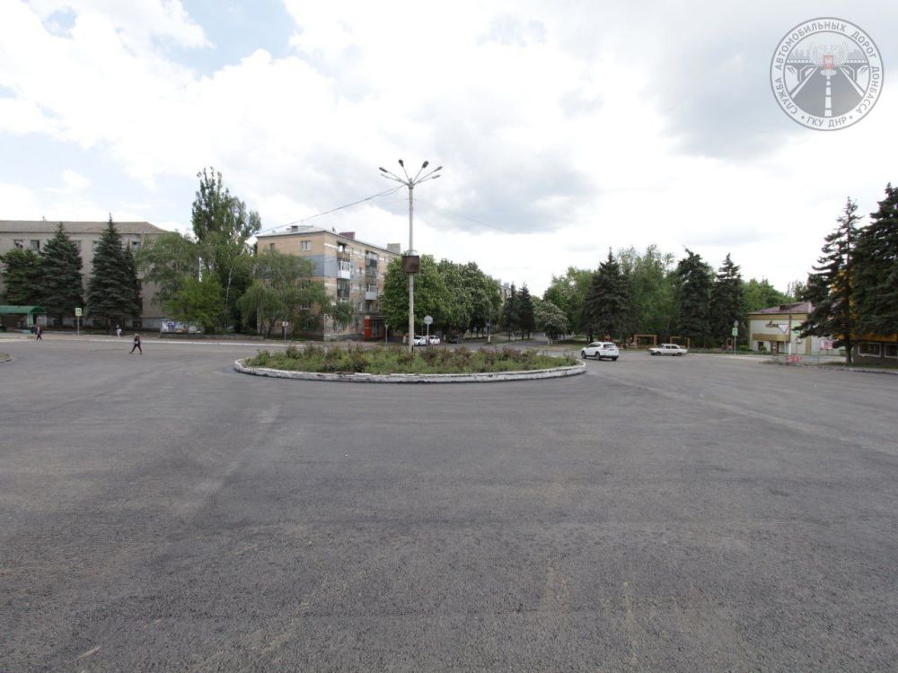 Дорожники под контролем "Службы автомобильных дорог Донбасса" приступили к восстановлению улиц Шахтерска и Снежного Дорожники под контролем "Службы автомобильных дорог Донбасса" приступили к восстановлению улиц Шахтерска и Снежного