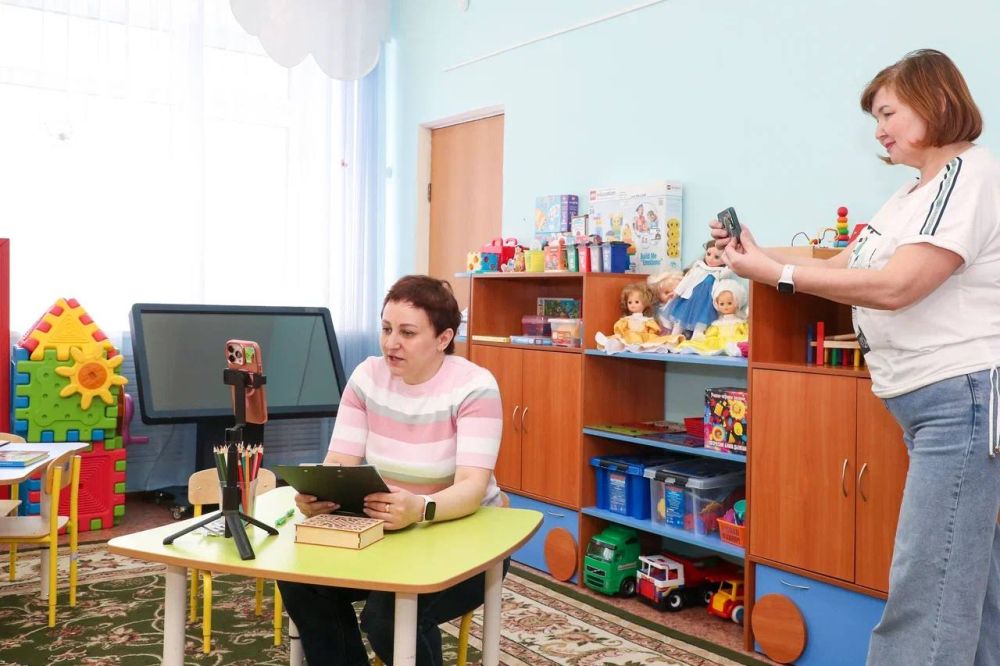 Педагоги из Ровнополя прошли психологический тренинг от надымских коллег Педагоги из Ровнополя прошли психологический тренинг от надымских коллег