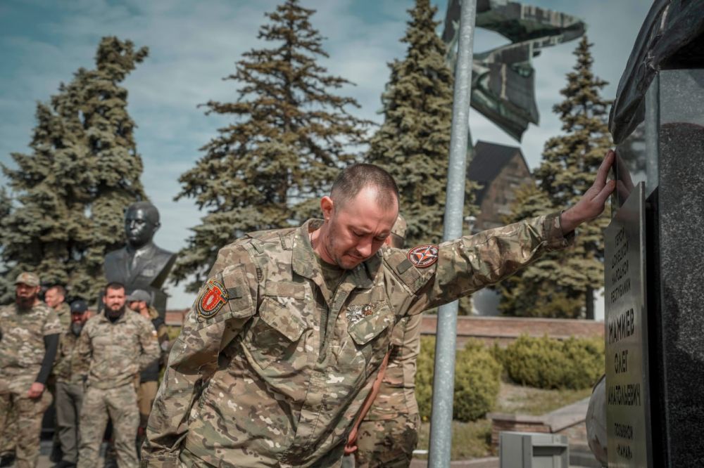 Молодёжь Республики помнит Героя ДНР Олега Мамиева Молодёжь Республики помнит Героя ДНР Олега Мамиева