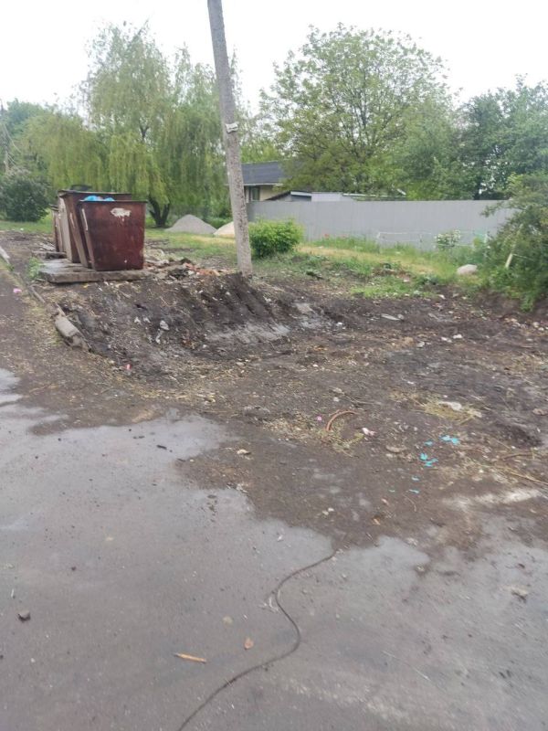 В Ждановке продолжается ликвидация стихийных свалок В Ждановке продолжается ликвидация стихийных свалок