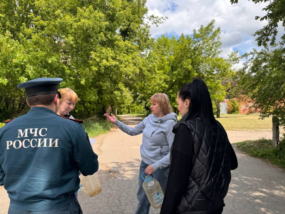 Иван Адамец: Специалист Управы Куйбышевского внутригородского района совместно с сотрудниками отделения надзорной деятельности и профилактической работы МЧС Куйбышевского района провели противопожарный рейд с жителями района... Иван Адамец: Специалист Управы Куйбышевского внутригородского района совместно с сотрудниками отделения надзорной деятельности и профилактической работы МЧС Куйбышевского района провели противопожарный рейд с жителями района...