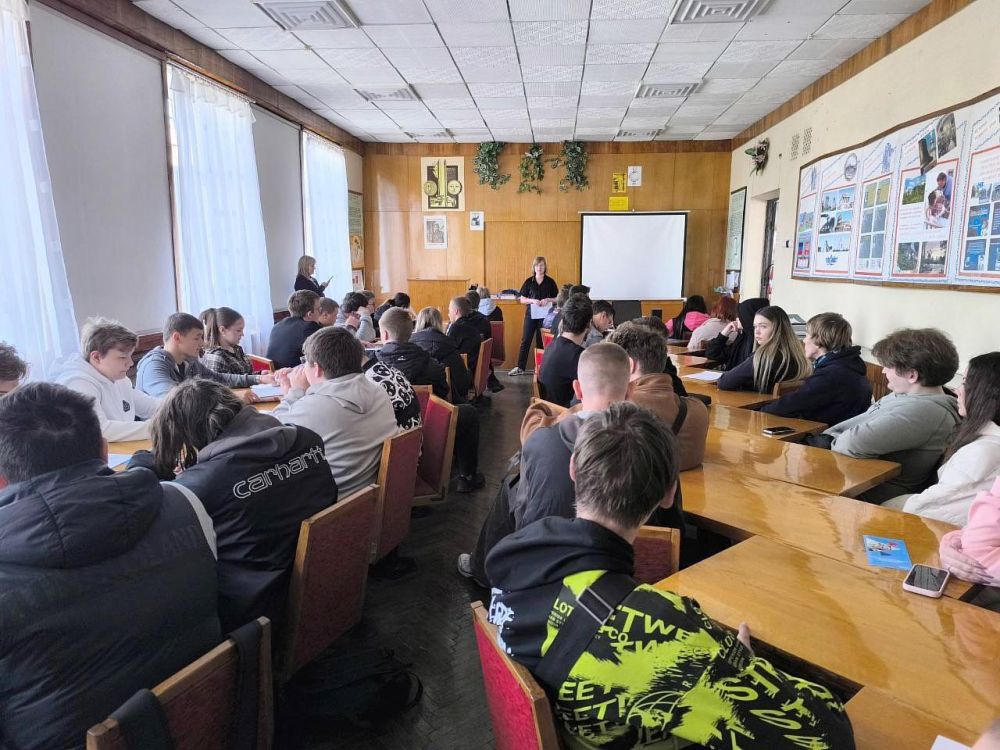 Центр занятости Енакиево провел для студентов политехнического техникума семинар «Собеседование с работодателем» Центр занятости Енакиево провел для студентов политехнического техникума семинар «Собеседование с работодателем»