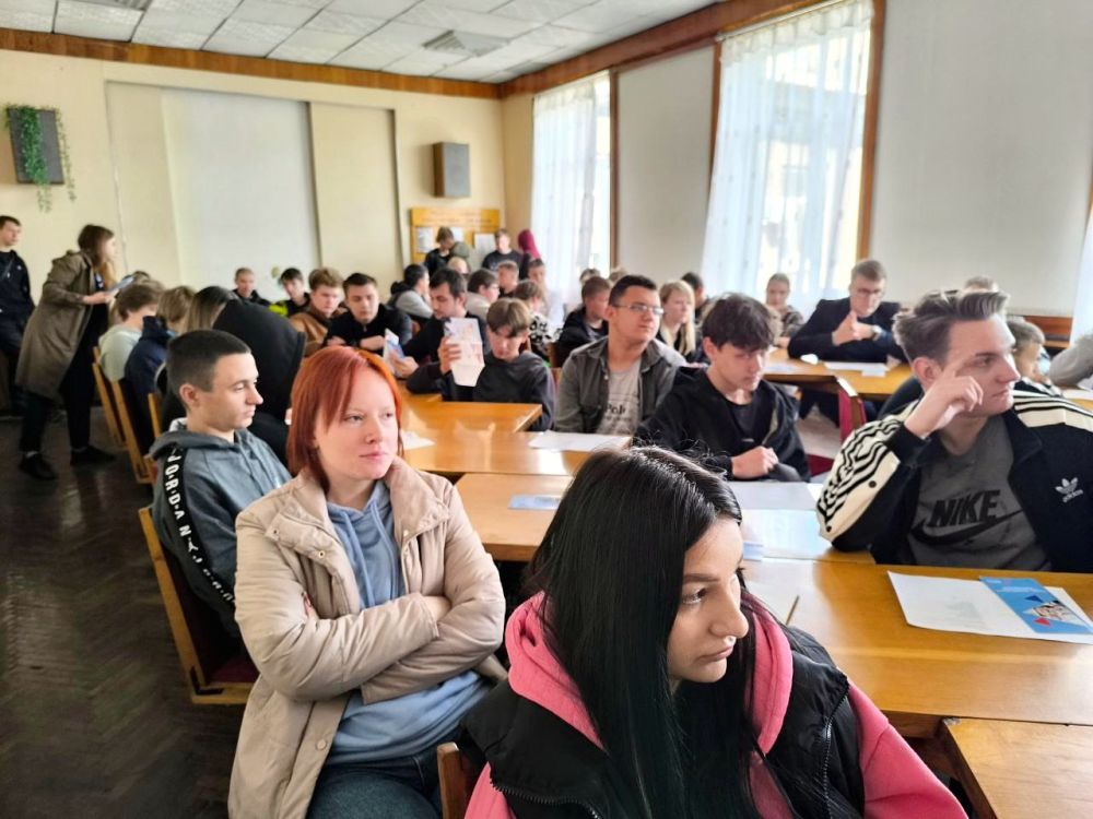 Центр занятости г.Енакиево провёл для студентов политехнического техникума семинар «Собеседование с работодателем» Центр занятости г.Енакиево провёл для студентов политехнического техникума семинар «Собеседование с работодателем»