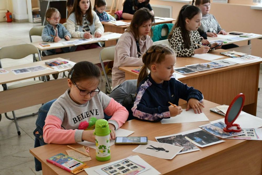 Международный день музеев — праздник, объединяющий профессионалов культуры и всех ценителей искусства Международный день музеев — праздник, объединяющий профессионалов культуры и всех ценителей искусства