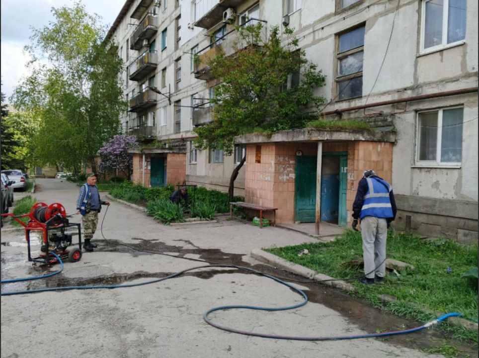 За прошедшую неделю в Амвросиевке устранено 14 аварий на сетях водоснабжения и водоотведения За прошедшую неделю в Амвросиевке устранено 14 аварий на сетях водоснабжения и водоотведения