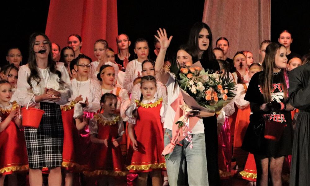 Отчетный концерт. 16 мая в концертном зале культурно-досугового центра им. 40-летия Победы состоялся отчетный концерт ансамбля народного танца «Задоринка» и Отчетный концерт. 16 мая в концертном зале культурно-досугового центра им. 40-летия Победы состоялся отчетный концерт ансамбля народного танца «Задоринка» и