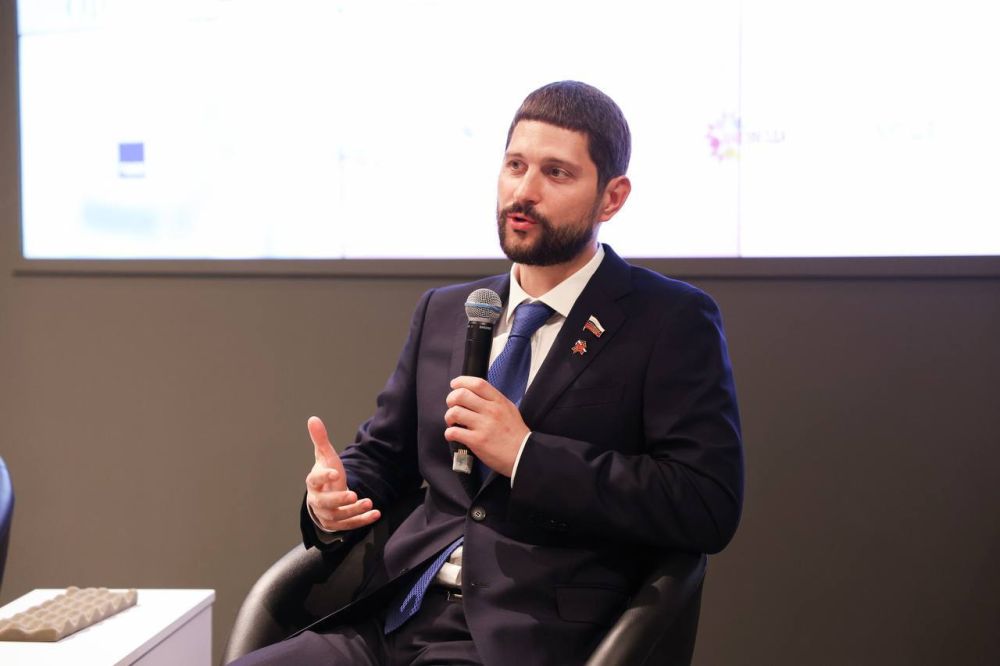 Александр Волошин: #НЕПОКОРЁННЫЕ2025. Москва — снова точка объединения В 1941 году у ворот Москвы стоял враг и был уверен, что сломит нас Александр Волошин: #НЕПОКОРЁННЫЕ2025. Москва — снова точка объединения В 1941 году у ворот Москвы стоял враг и был уверен, что сломит нас