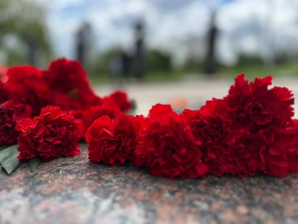 Андрей Крамар почтил память Героя ДНР Олега Мамиева Андрей Крамар почтил память Героя ДНР Олега Мамиева