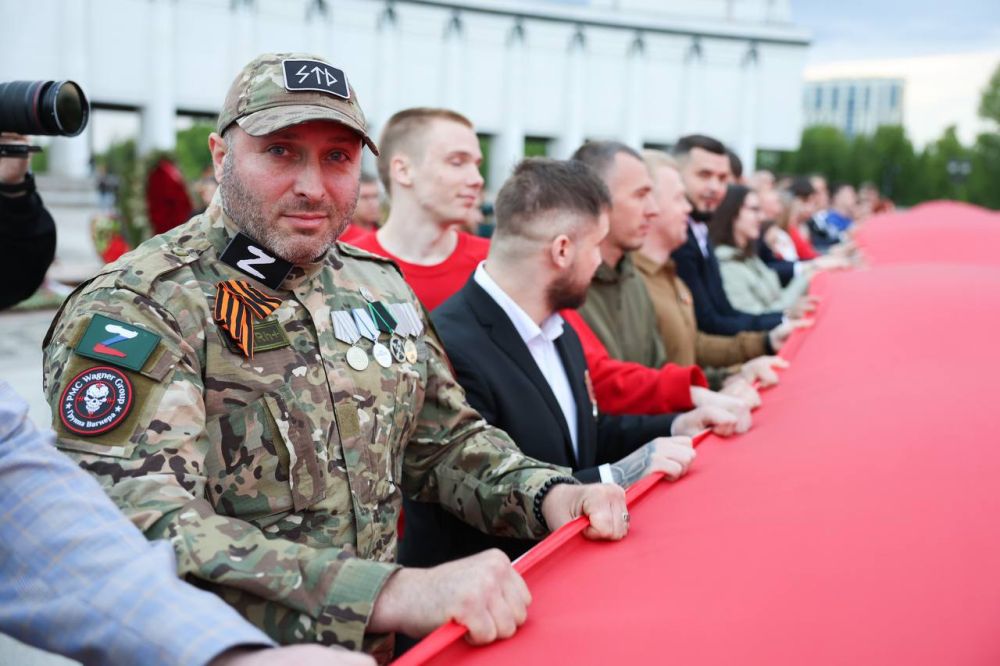 Александр Волошин: #НЕПОКОРЁННЫЕ2025. Москва — снова точка объединения В 1941 году у ворот Москвы стоял враг и был уверен, что сломит нас Александр Волошин: #НЕПОКОРЁННЫЕ2025. Москва — снова точка объединения В 1941 году у ворот Москвы стоял враг и был уверен, что сломит нас