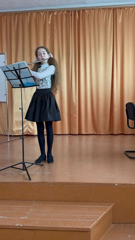 Сегодня, 19 мая, в Актовом зале МБОУ СШ 2 прошёл концерт для учащихся 1-х классов "Волшебные звуки флейты" Сегодня, 19 мая, в Актовом зале МБОУ СШ 2 прошёл концерт для учащихся 1-х классов "Волшебные звуки флейты"